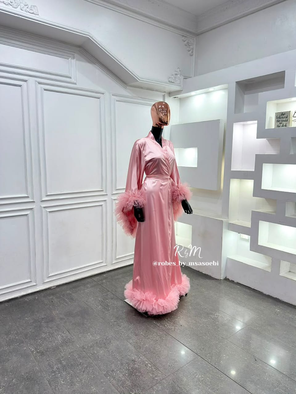Lola robe